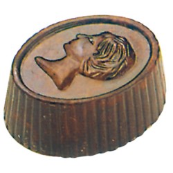 PLAQUE OVALE FIGURINE (X 24)